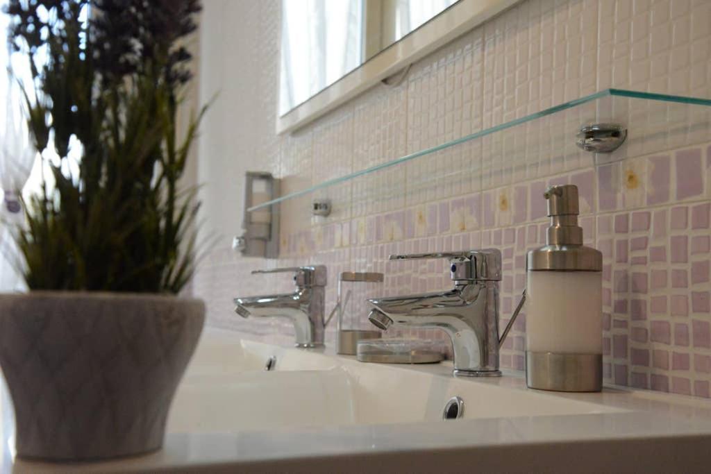 A Casa Di Rosa Apartment โรม ภายนอก รูปภาพ